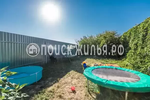 «Меж двух морей», Кучугуры