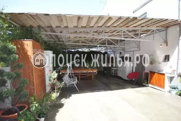 «Командор», Лоо