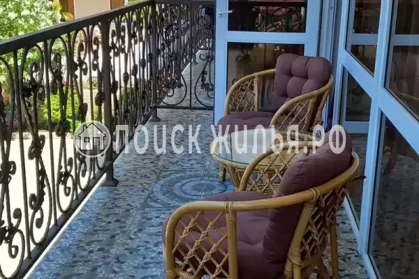 «Витраж», Лоо