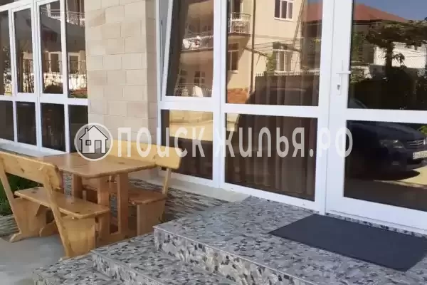 «Витраж», Лоо