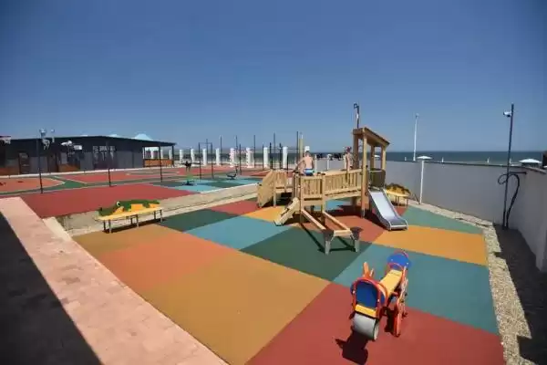 Отель «На море»