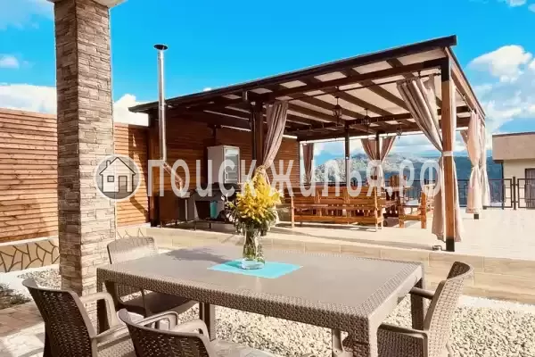 Частный сектор «Дом с бассейном и большой террасой», Адлер Частный сектор «Дом с бассейном и большой террасой», Адлер