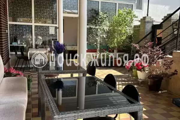 «Анюта», Адлер