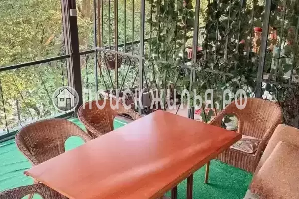 «На Самшитовой», Хоста