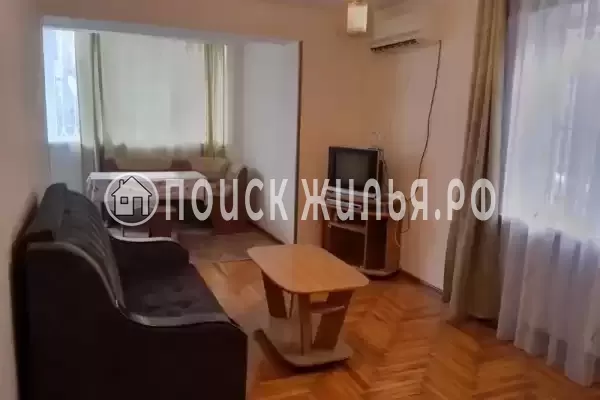 Квартира «3-комнатная квартира в центре Гагры у моря», Гагра