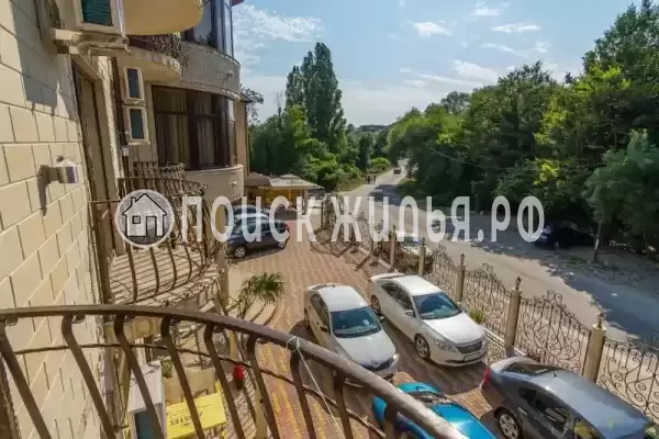 Гостиница «Золотая корона», Пляхо