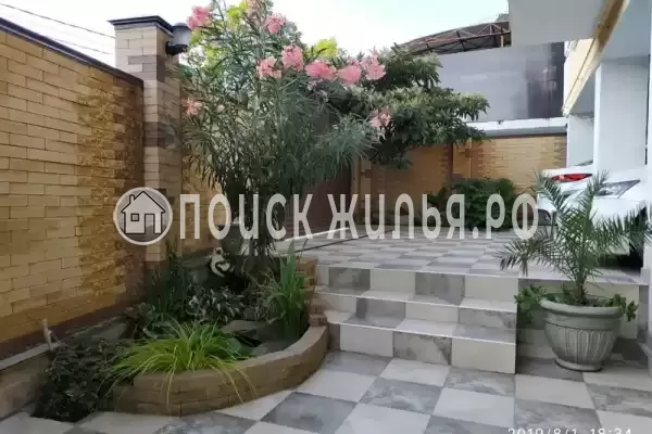 «На приморской», Небуг