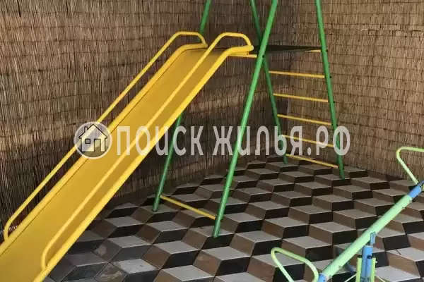 «AlexHoume», Небуг «AlexHoume», Небуг