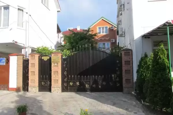 Гостевой дом «Под шелковицей»