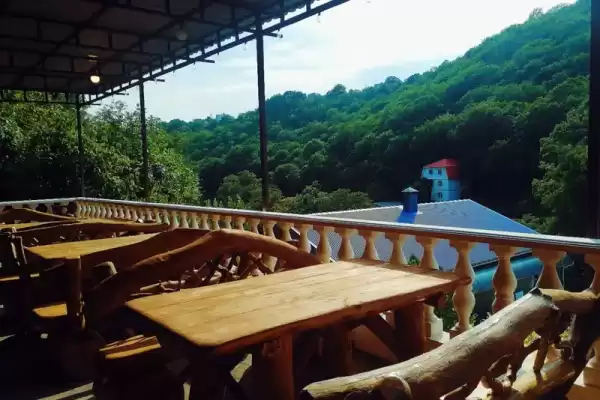 Гостиница "Кипр на весне", Туапсе, ул. Весенняя, д. 6