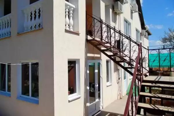 Гостевой дом «Ямал», Республика Крым, Черноморское, Агафонова, д. 96Б