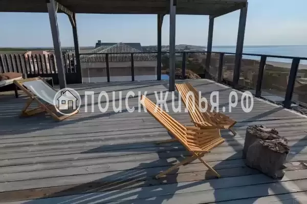 «Black Bull House», Щелкино