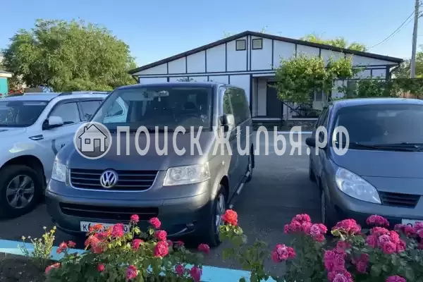 «На Коммунистической», Кучугуры