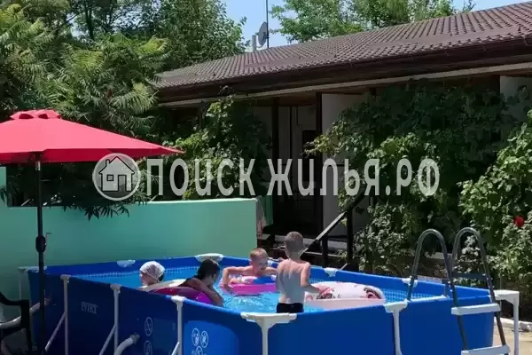 «На Коммунистической», Кучугуры