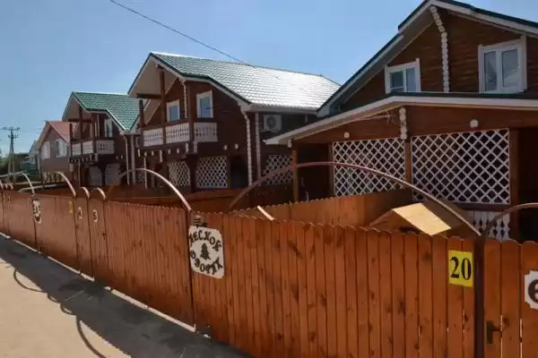 Частный сектор «Гостевой комплекс Лесной дворик»