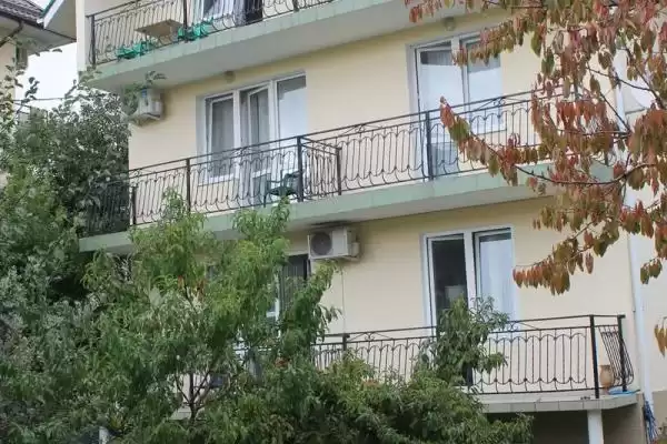 Гостевой дом «Лужайка»