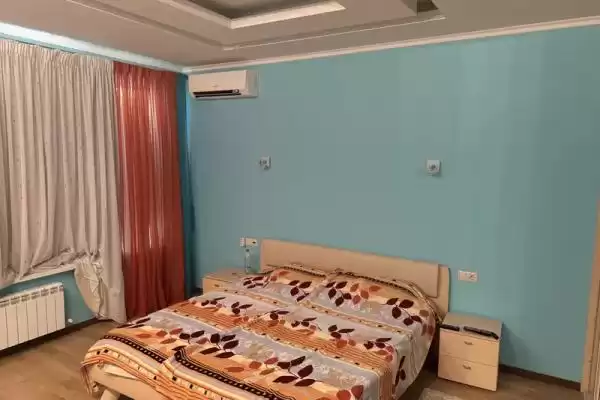 Частный сектор «Уютный коттедж с бассейном»