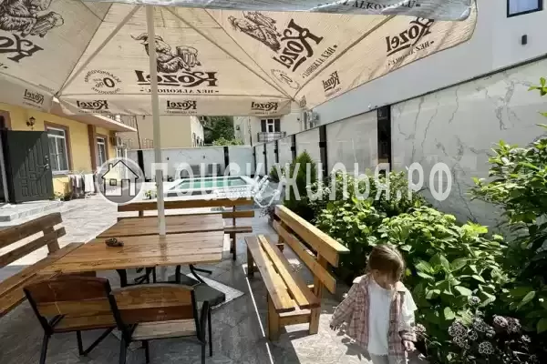 «У Темы», Лоо