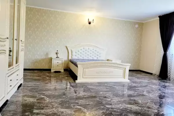 Частный сектор «Апартамент в замке»