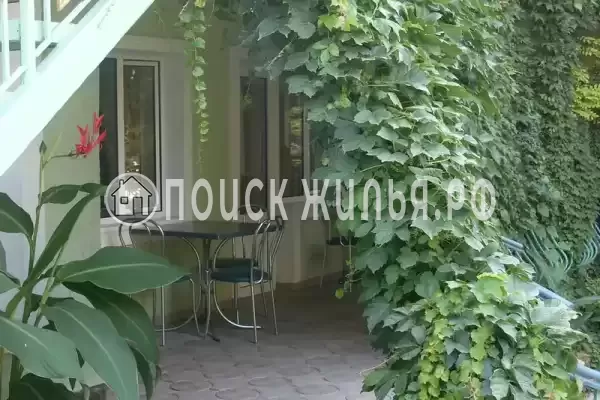 «Изумрудный», Феодосия