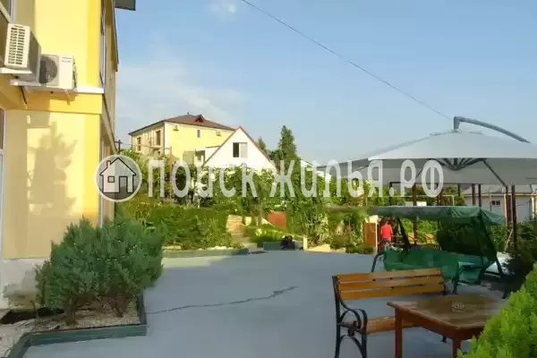 «Grandevu», Хоста