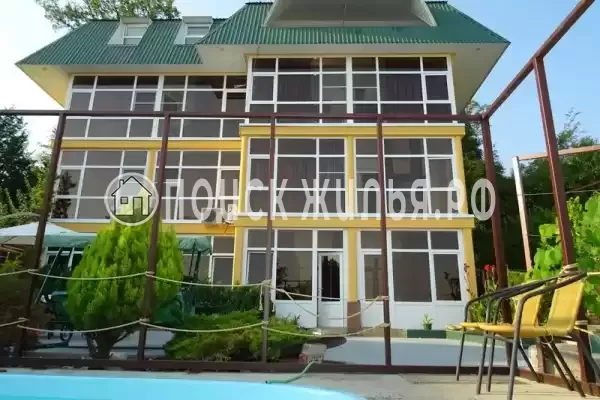 «Grandevu», Хоста