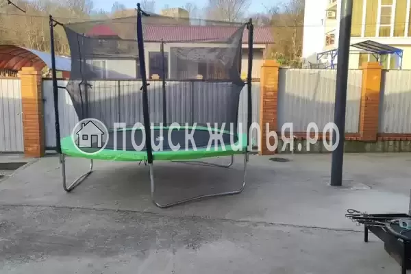 «Монарх», Вардане