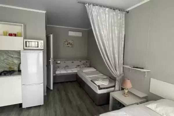 Гостевой дом «Looroom (studio)» Гостевой дом «Looroom (studio)»