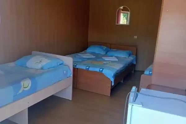 Гостевой дом «У ларисы» Гостевой дом «У ларисы»