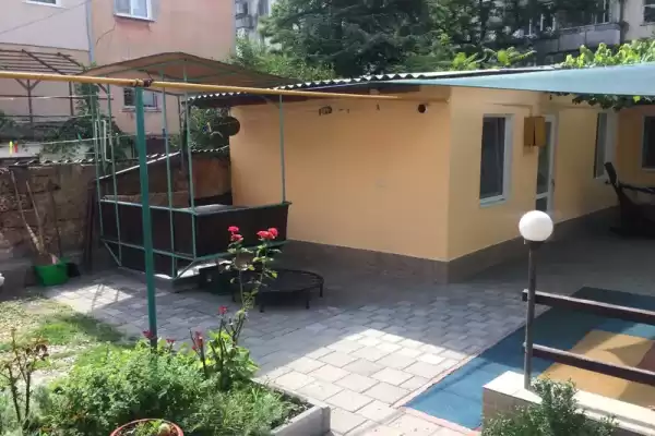 Частный сектор «Дом под ключ в центре» Частный сектор «Дом под ключ в центре»
