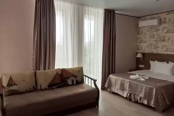 Отель «Капри» Отель «Капри»