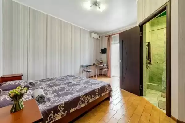 Гостевой дом, ул.Красных партизан, д.66 Гостевой дом, ул.Красных партизан, д.66