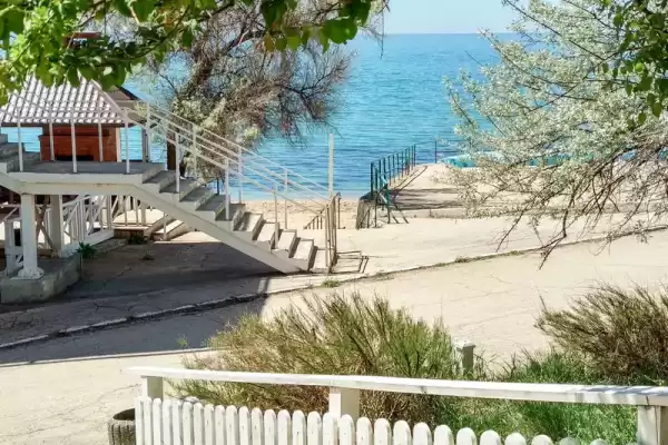 Апартаменты «У моря» Апартаменты «У моря»