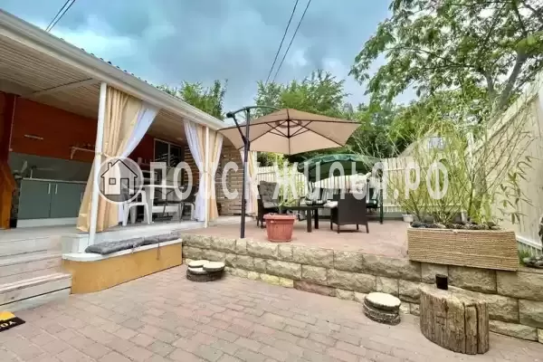 Частный сектор «Дом у моря Подсолнух» Частный сектор «Дом у моря Подсолнух»