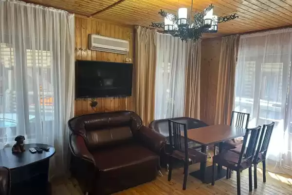 Частный сектор «Отдельный этаж в доме в Сосновом бору»