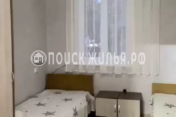 Квартира «3-комнатная со своим двором»