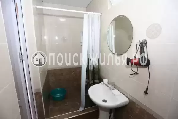 «На Набережной»