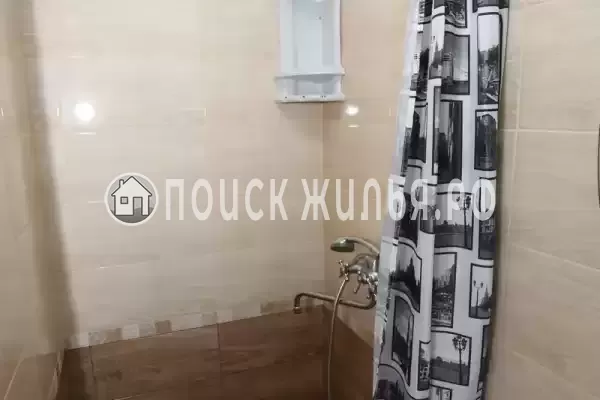 «На Набережной»