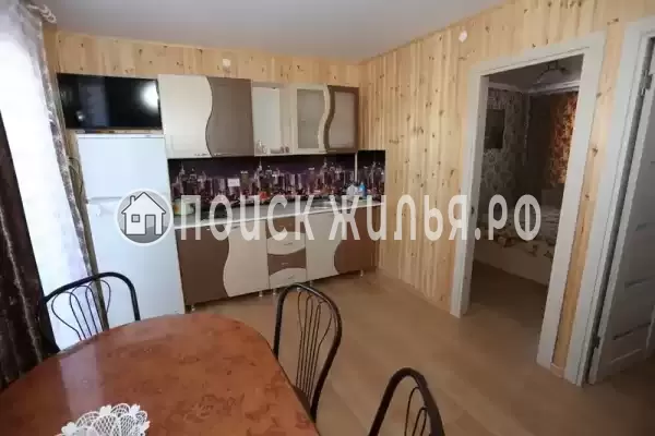 «На Набережной»