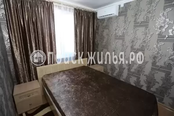 «На Набережной»