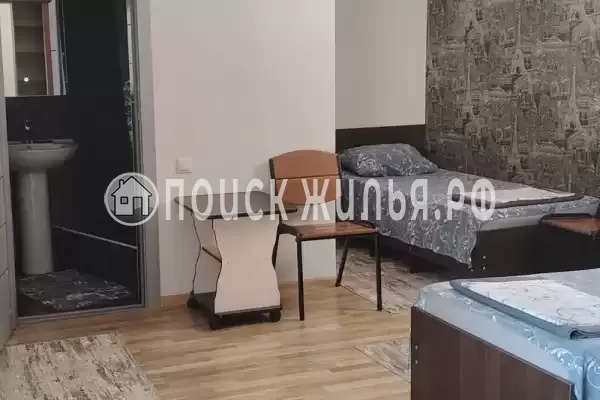 «На Толстого»