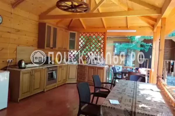 Частный сектор «Домик под клëнами» Частный сектор «Домик под клëнами»