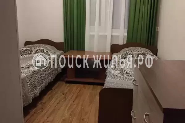 «Под шелковицей»