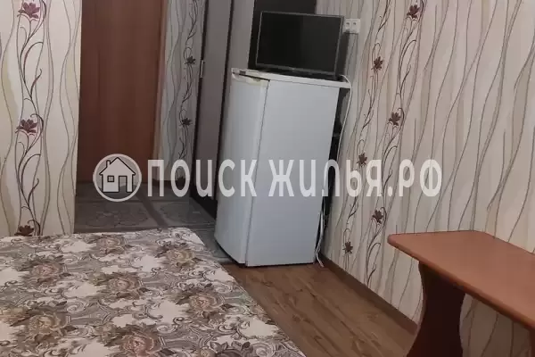 «Под шелковицей»