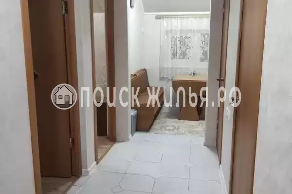 «Под шелковицей»