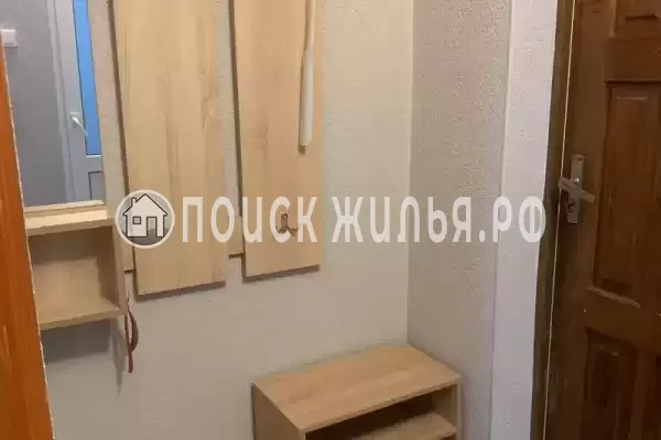 «Под шелковицей»