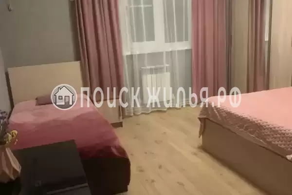 «Под шелковицей»