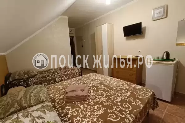 «Тихий дворик в бетте»