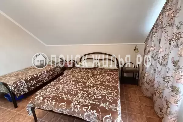 «Тихий дворик в бетте»