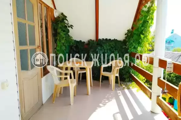 «Тихий дворик в бетте»